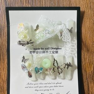 Elegant White Butterfly Nail Set